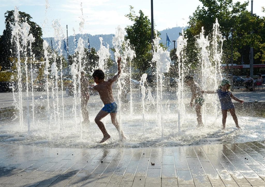 jeu-eau-enfant