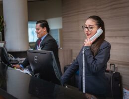 receptionists-g63e9b7197_1920