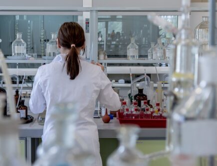 laboratory-2815641_1280